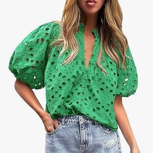 NWT Pretty Garden Kelly Green Eyelet Puff Sleeve Blouse Womens Size Small